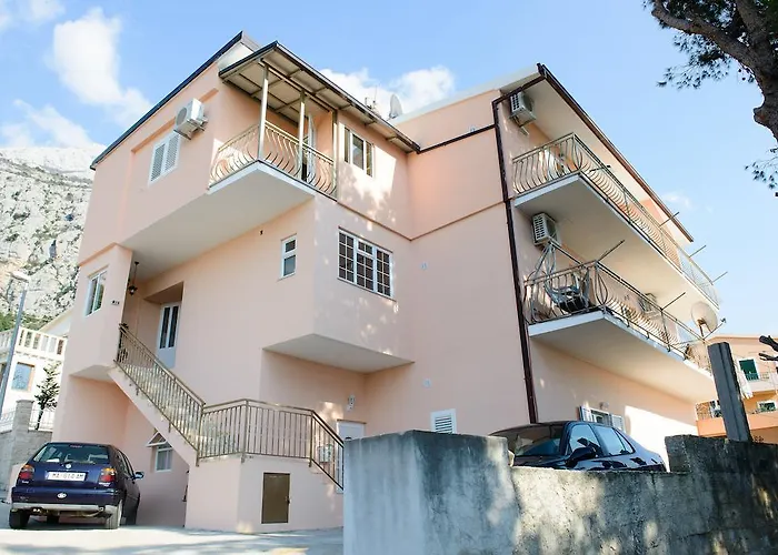 Lara Apartments