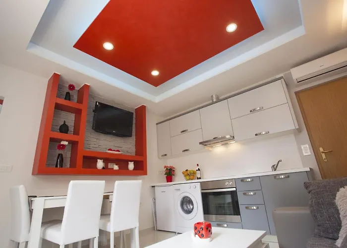 Lara Apartments